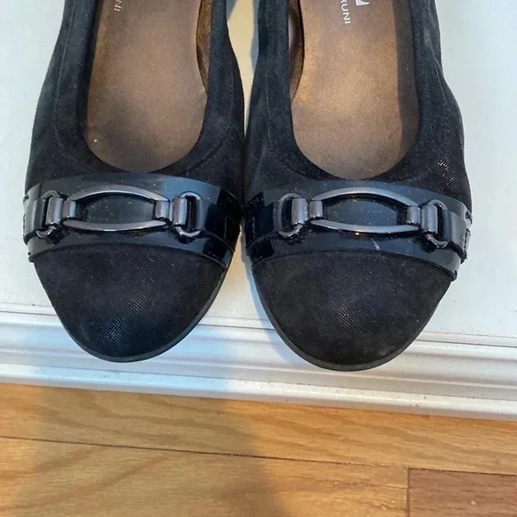 AGL black closed toe shoes with low heel size 41 - Picture 2 of 14